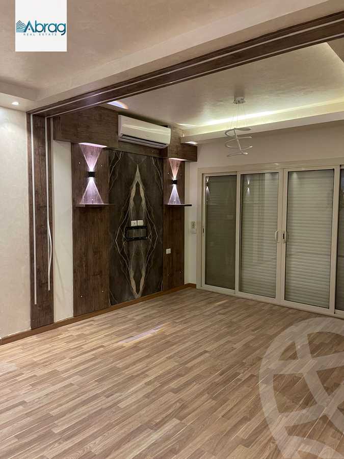 https://aqarmap.com.eg/ar/listing/3977321-for-rent-cairo-el-sheikh-zayed-city-compounds-dh-drys