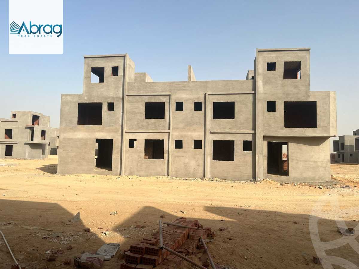 https://aqarmap.com.eg/ar/listing/5007876-for-sale-cairo-el-sheikh-zayed-city-lshykh-zyd-ljdyd-park-valley-royal-compound-efid