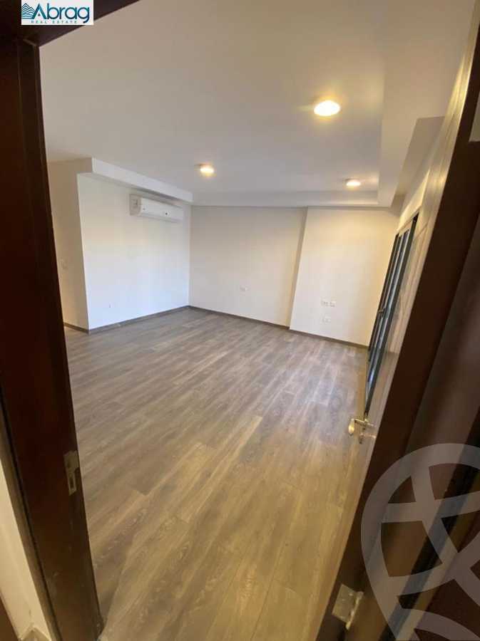 https://aqarmap.com.eg/ar/listing/3624467-for-sale-cairo-el-sheikh-zayed-city-compounds-brj-zyd-wr-llttwyr