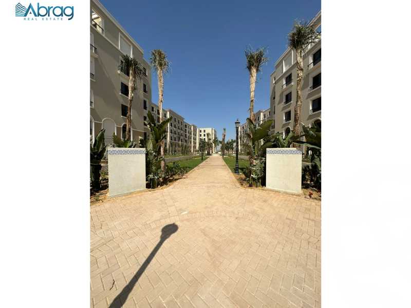 https://aqarmap.com.eg/ar/listing/5326789-for-sale-cairo-el-sheikh-zayed-city-compounds-kmbwnd-fyldj-wyst-dr-llttwyr