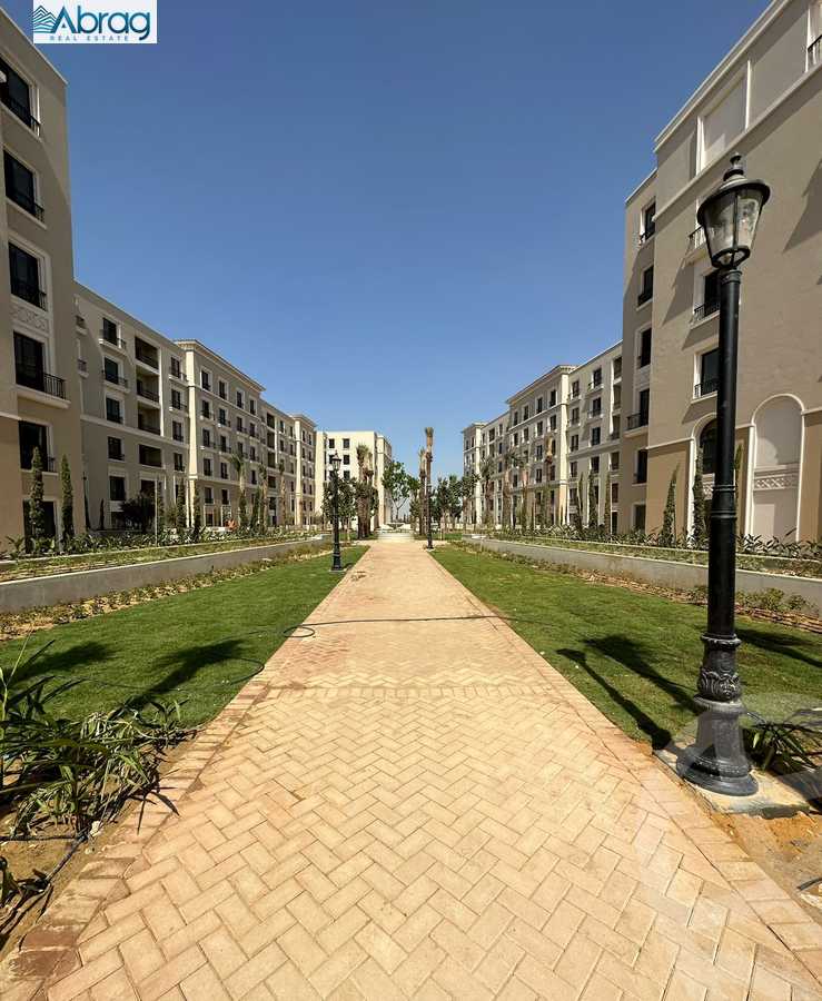 https://aqarmap.com.eg/ar/listing/5463239-for-sale-cairo-el-sheikh-zayed-city-compounds-kmbwnd-fyldj-wyst-dr-llttwyr
