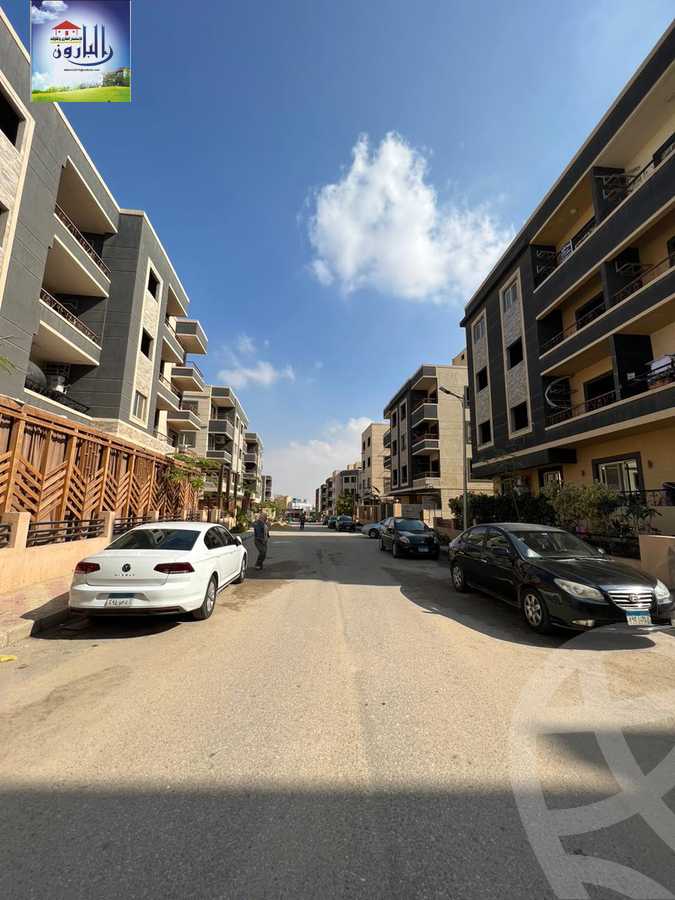 https://aqarmap.com.eg/ar/listing/3741489-for-sale-cairo-new-cairo-south-investors-mohammed-nagib-axis-st