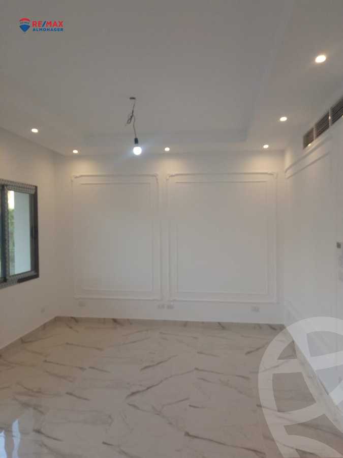 https://aqarmap.com.eg/ar/listing/3789526-for-sale-cairo-el-sheikh-zayed-city-compounds-in-sheikh-zayed-the-courtyard