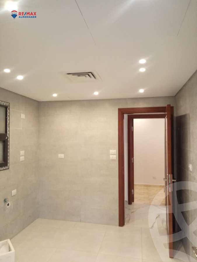 https://aqarmap.com.eg/ar/listing/3789526-for-sale-cairo-el-sheikh-zayed-city-compounds-in-sheikh-zayed-the-courtyard