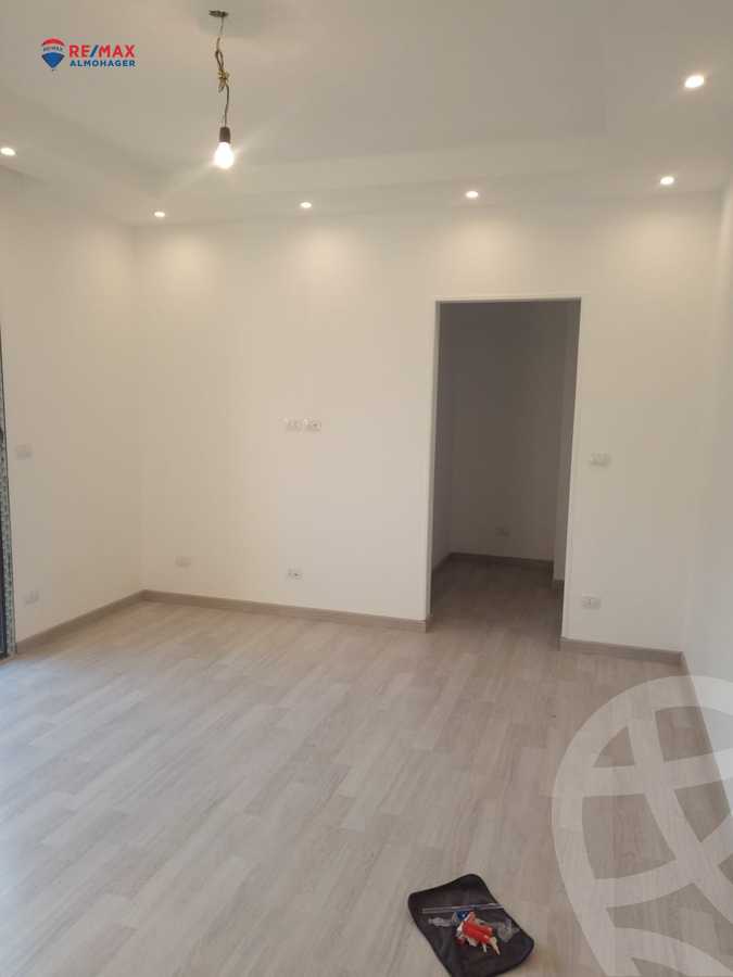 https://aqarmap.com.eg/ar/listing/3789526-for-sale-cairo-el-sheikh-zayed-city-compounds-in-sheikh-zayed-the-courtyard
