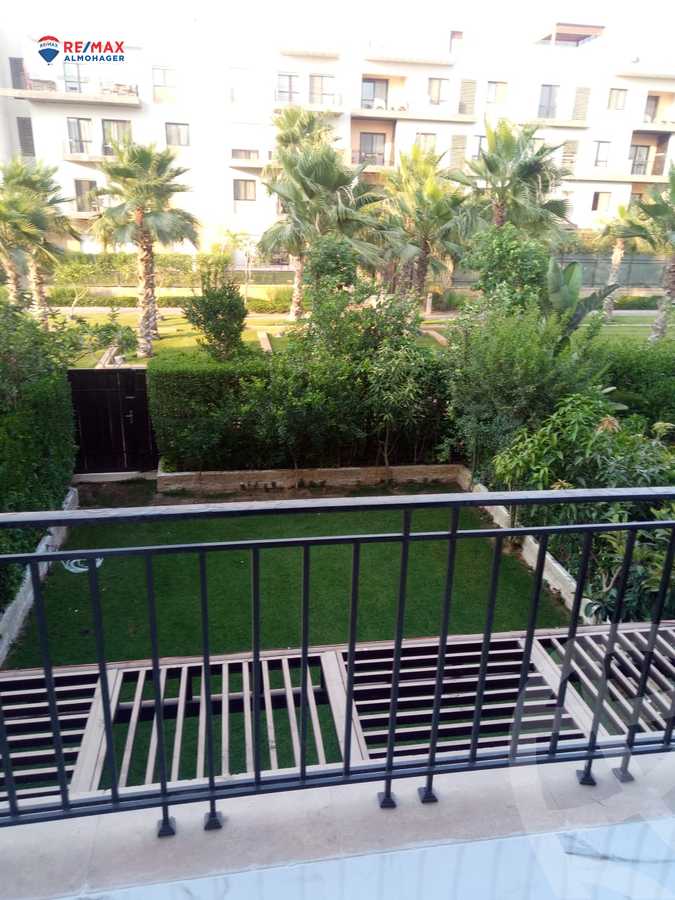 https://aqarmap.com.eg/ar/listing/3789526-for-sale-cairo-el-sheikh-zayed-city-compounds-in-sheikh-zayed-the-courtyard