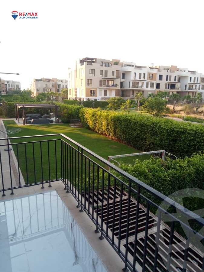 https://aqarmap.com.eg/ar/listing/3789526-for-sale-cairo-el-sheikh-zayed-city-compounds-in-sheikh-zayed-the-courtyard