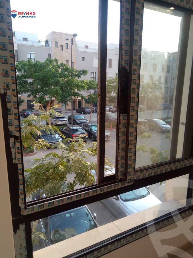 https://aqarmap.com.eg/ar/listing/3789526-for-sale-cairo-el-sheikh-zayed-city-compounds-in-sheikh-zayed-the-courtyard