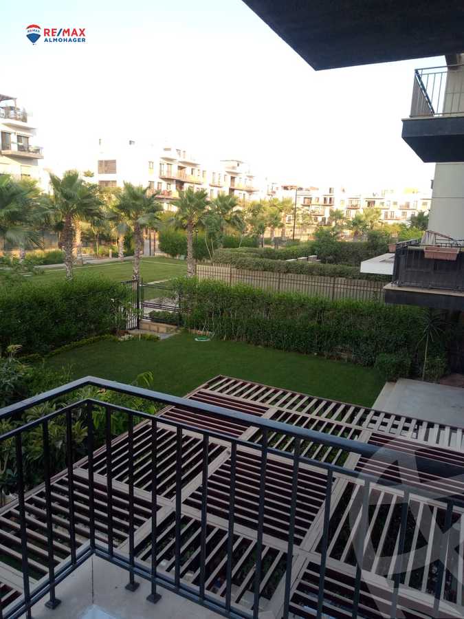 https://aqarmap.com.eg/ar/listing/3789526-for-sale-cairo-el-sheikh-zayed-city-compounds-in-sheikh-zayed-the-courtyard