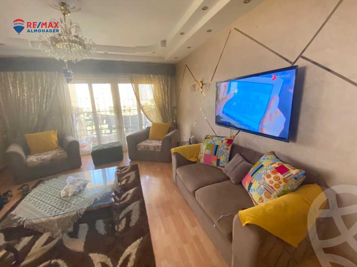 https://aqarmap.com.eg/ar/listing/3865855-for-sale-cairo-el-sheikh-zayed-city-compounds-in-sheikh-zayed-zayed-2000