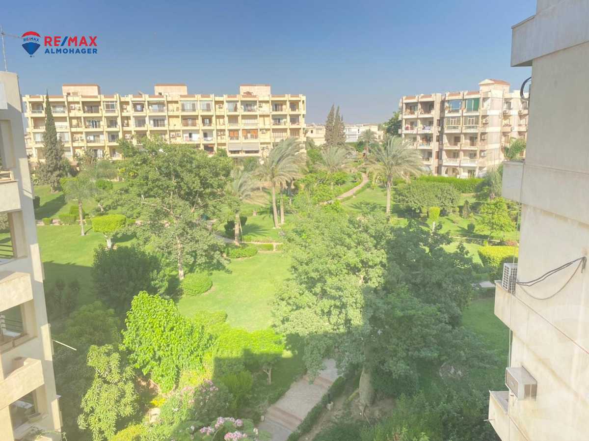 https://aqarmap.com.eg/ar/listing/3865855-for-sale-cairo-el-sheikh-zayed-city-compounds-in-sheikh-zayed-zayed-2000