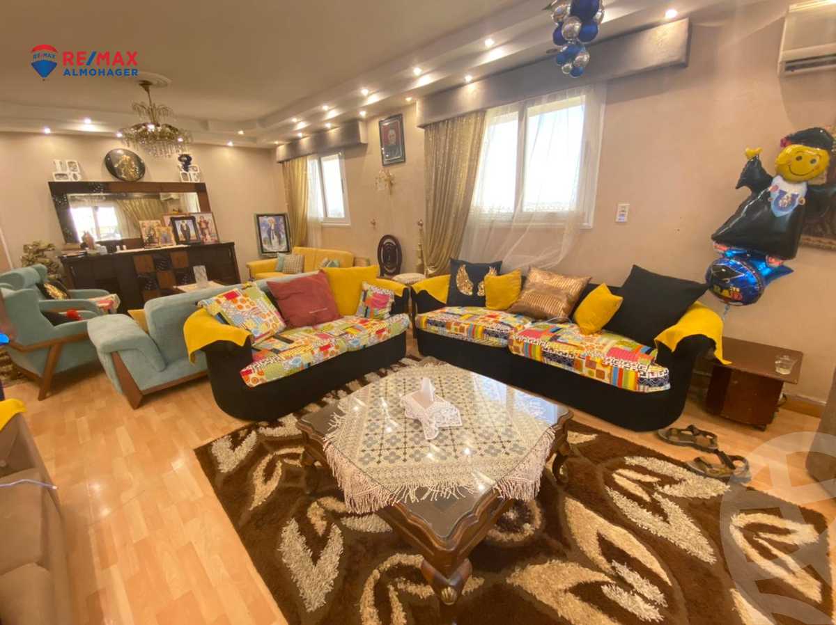 https://aqarmap.com.eg/ar/listing/3865855-for-sale-cairo-el-sheikh-zayed-city-compounds-in-sheikh-zayed-zayed-2000