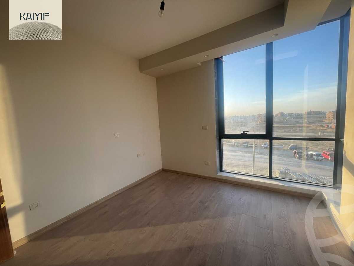 https://aqarmap.com.eg/ar/listing/6542456-for-sale-cairo-new-cairo-compounds-mountain-view-hyde-park