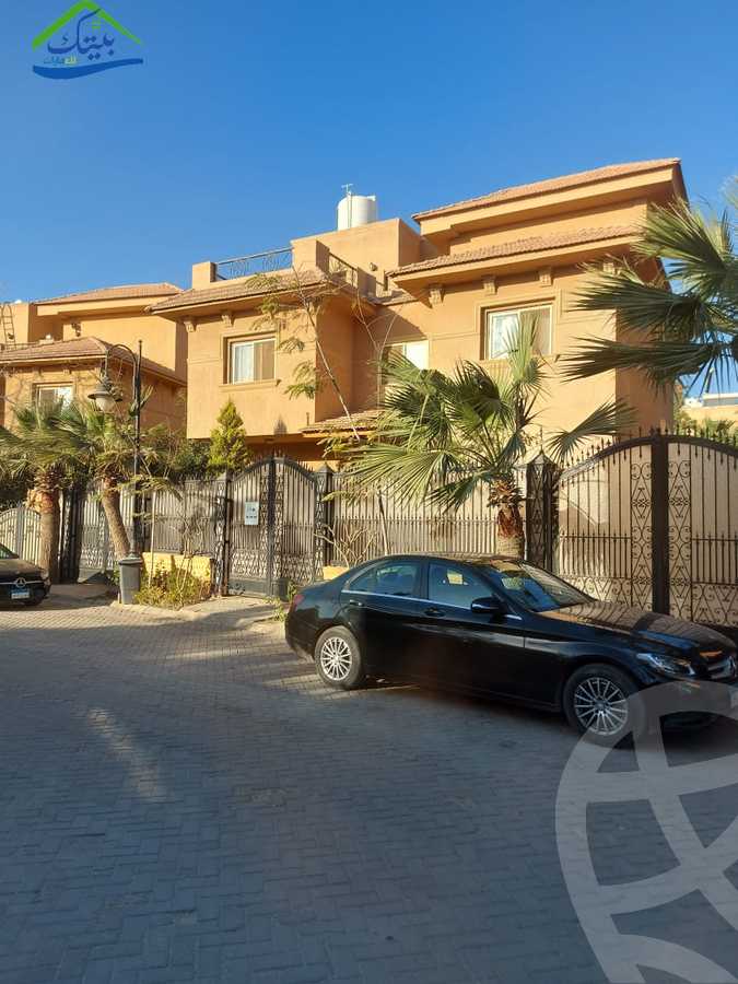 https://aqarmap.com.eg/ar/listing/4033873-for-sale-cairo-new-cairo-compounds-moon-valley