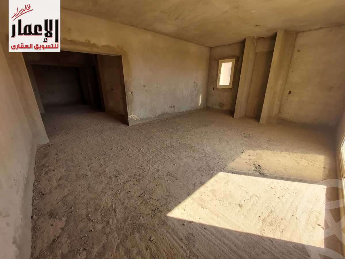 https://aqarmap.com.eg/ar/listing/3956442-for-sale-cairo-el-sheikh-zayed-city-compounds-in-sheikh-zayed-royal-meadows