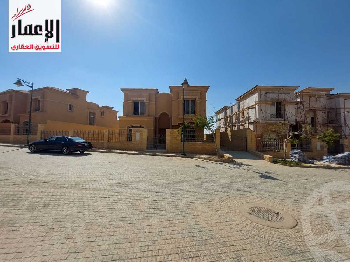 https://aqarmap.com.eg/ar/listing/3956442-for-sale-cairo-el-sheikh-zayed-city-compounds-in-sheikh-zayed-royal-meadows