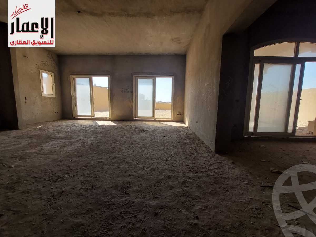 https://aqarmap.com.eg/ar/listing/3956442-for-sale-cairo-el-sheikh-zayed-city-compounds-in-sheikh-zayed-royal-meadows