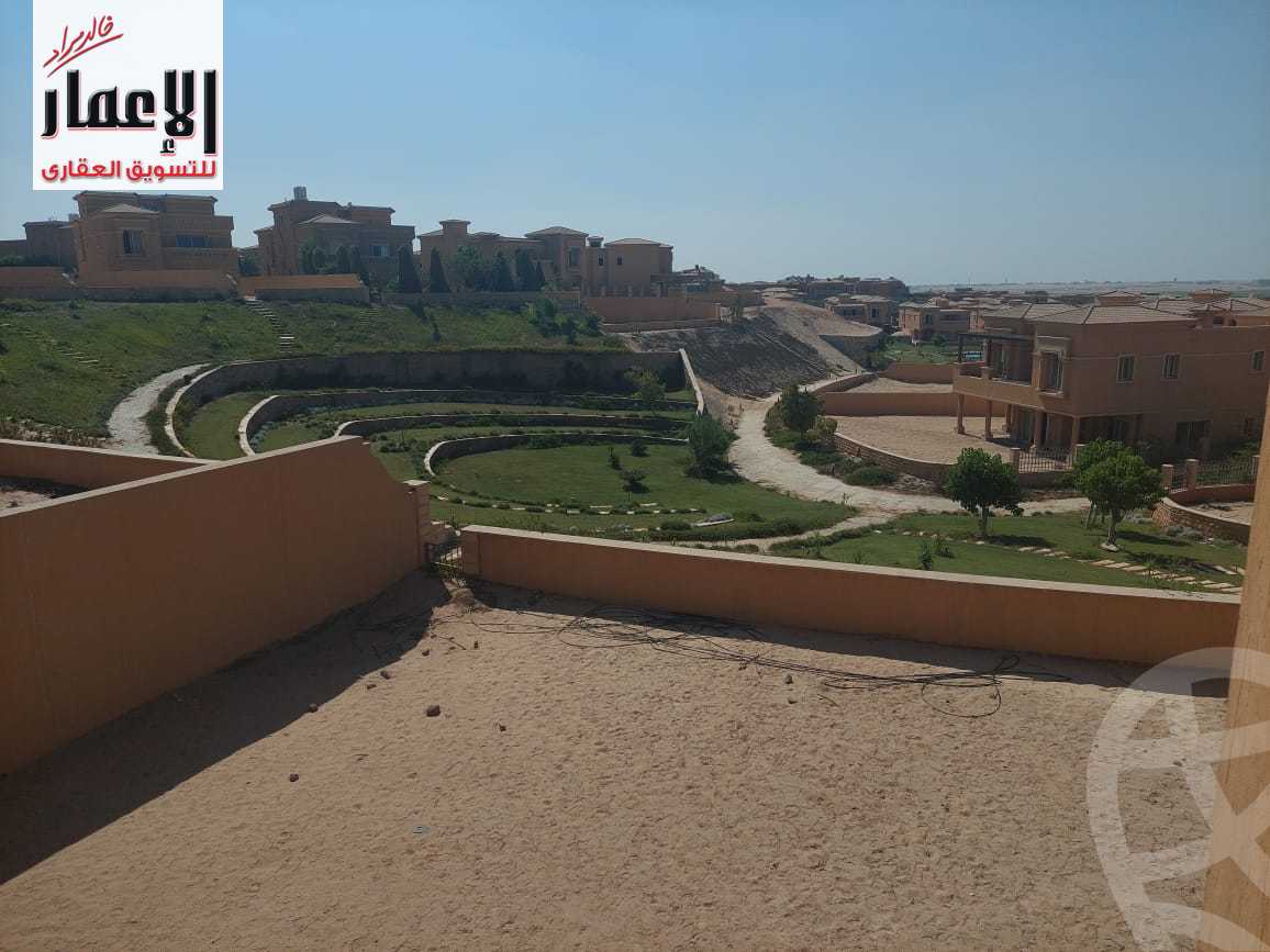 https://aqarmap.com.eg/ar/listing/3956442-for-sale-cairo-el-sheikh-zayed-city-compounds-in-sheikh-zayed-royal-meadows
