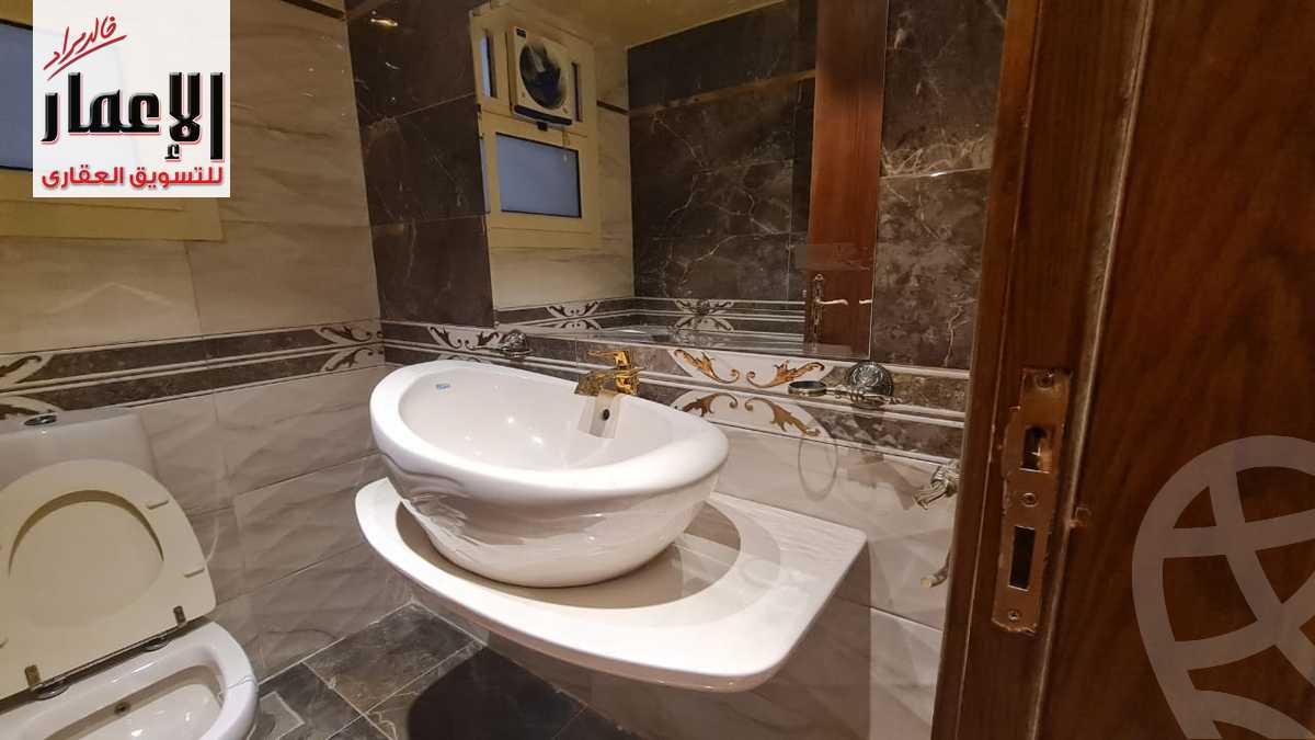 https://aqarmap.com.eg/ar/listing/3957969-for-sale-cairo-6th-of-october-featured-neighborhood-sixth-touristic-village-sameh-gado-st