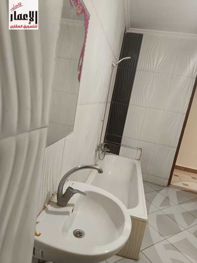 https://aqarmap.com.eg/en/listing/4344964-for-rent-cairo-el-sheikh-zayed-city-el-hay-el-hady-ashaer-area-2-street-10