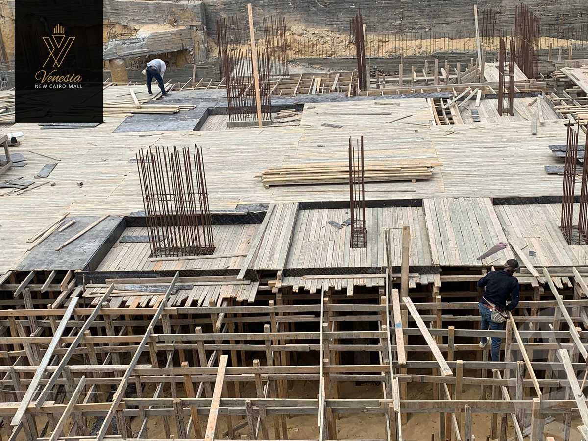 https://aqarmap.com.eg/en/listing/4220404-for-sale-cairo-new-cairo-compounds-venesia-mall