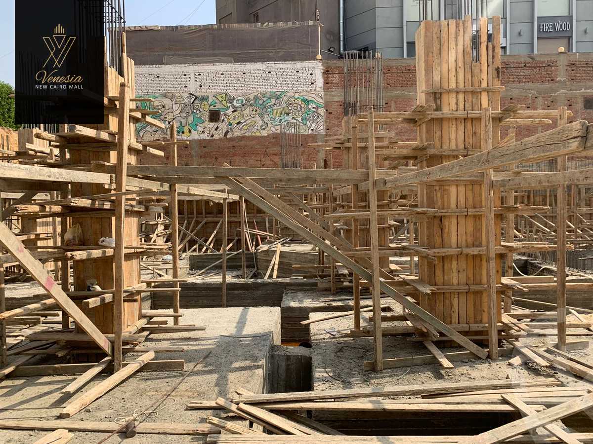 https://aqarmap.com.eg/en/listing/4220404-for-sale-cairo-new-cairo-compounds-venesia-mall