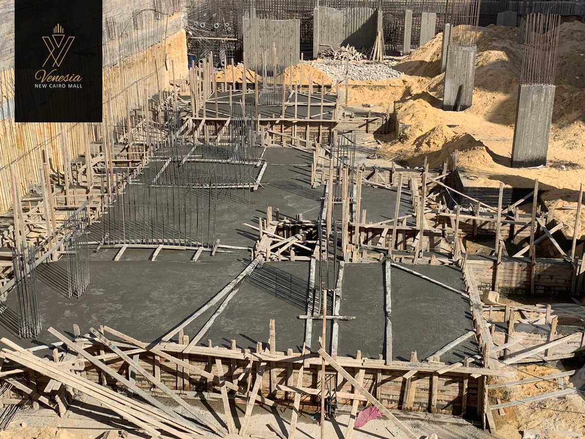 https://aqarmap.com.eg/en/listing/4357101-for-sale-cairo-new-cairo-compounds-venesia-mall