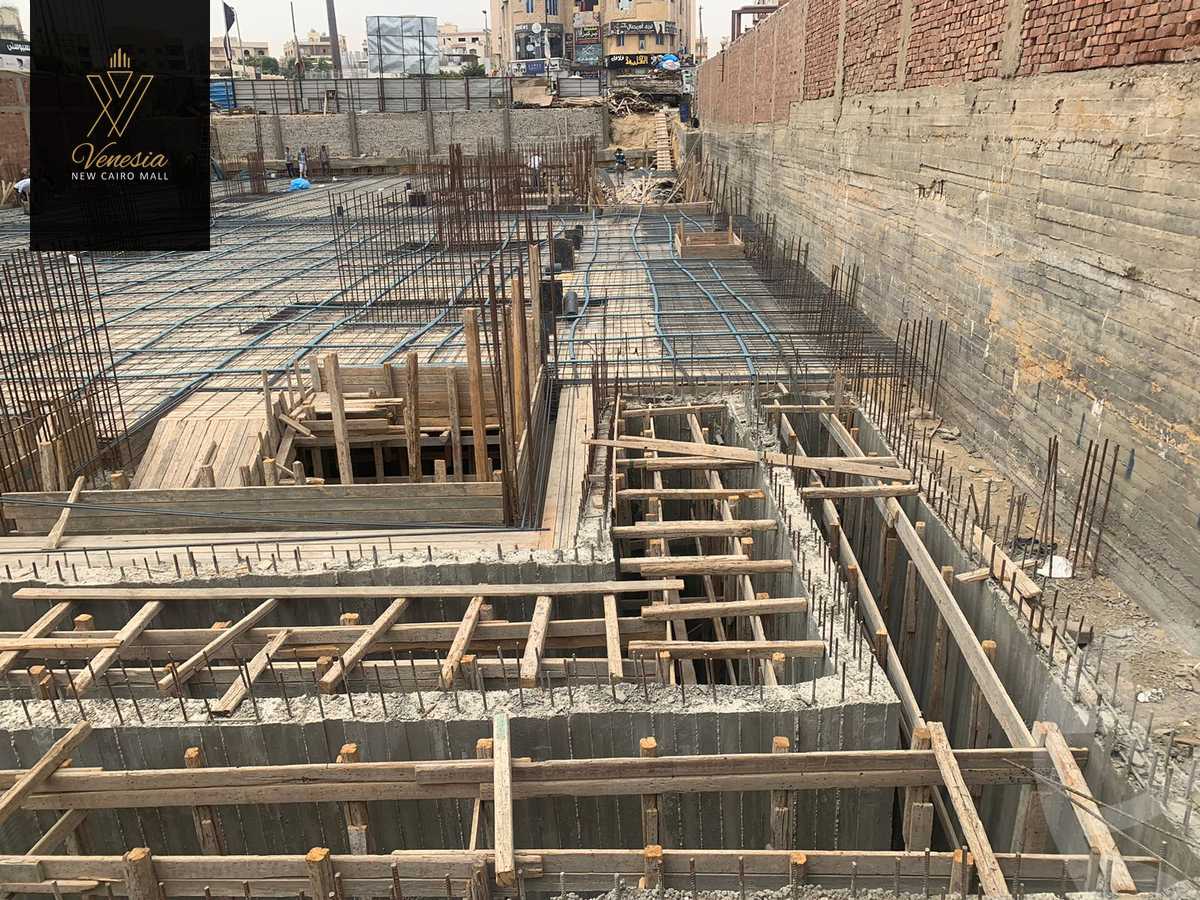https://aqarmap.com.eg/en/listing/4034869-for-sale-cairo-new-cairo-compounds-venesia-mall