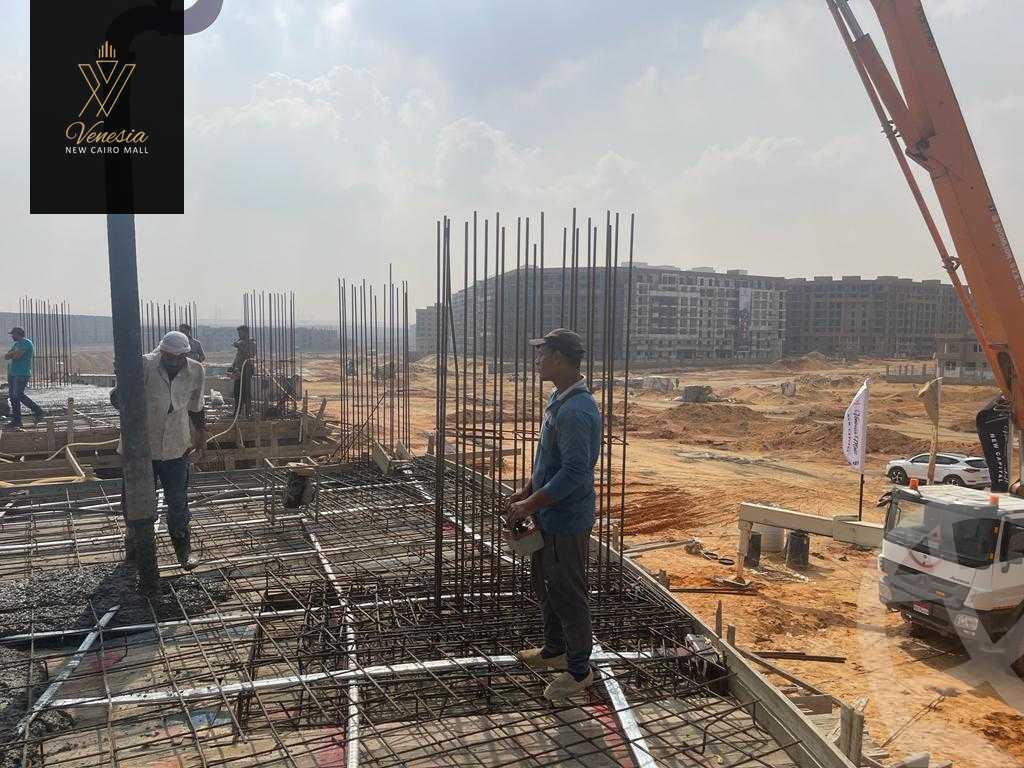 https://aqarmap.com.eg/en/listing/4064334-for-sale-cairo-new-cairo-compounds-venesia-mall