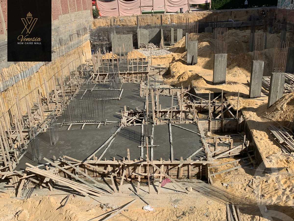 https://aqarmap.com.eg/en/listing/4093783-for-sale-cairo-new-cairo-compounds-venesia-mall