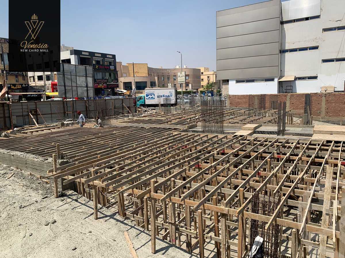 https://aqarmap.com.eg/en/listing/4356516-for-sale-cairo-new-cairo-compounds-venesia-mall