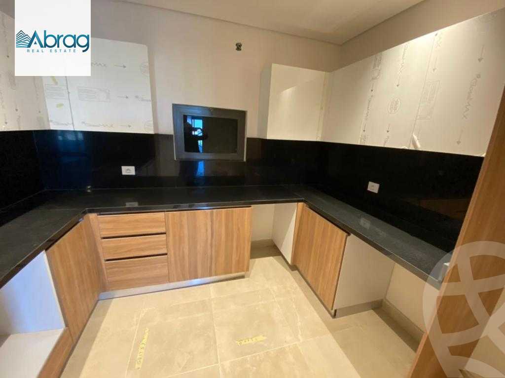 https://aqarmap.com.eg/ar/listing/4046363-for-sale-cairo-el-sheikh-zayed-city-compounds-brj-zyd-wr-llttwyr