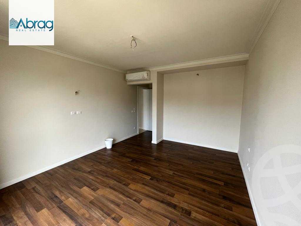 https://aqarmap.com.eg/ar/listing/4293466-for-sale-cairo-6th-of-october-compound-pyramid-hills