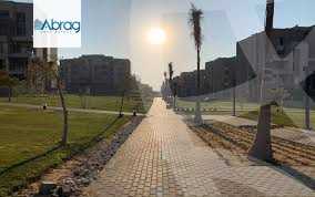 https://aqarmap.com.eg/ar/listing/6571244-for-sale-cairo-el-sheikh-zayed-city-compounds-kmbwnd-fyldj-wyst-dr-llttwyr