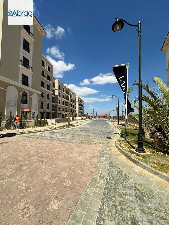 https://aqarmap.com.eg/en/listing/6543140-for-sale-cairo-el-sheikh-zayed-city-compounds-kmbwnd-fyldj-wyst-dr-llttwyr