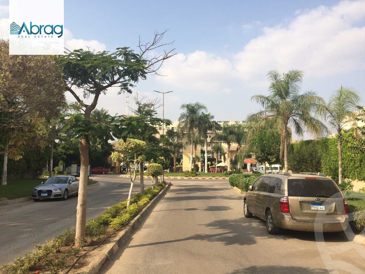 https://aqarmap.com.eg/ar/listing/4809526-for-sale-cairo-el-sheikh-zayed-city-compounds-hadayek-el-mohandiseen