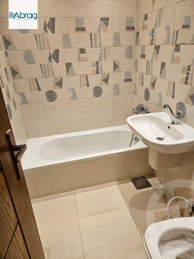 https://aqarmap.com.eg/en/listing/5708507-for-rent-cairo-el-sheikh-zayed-city-el-hay-elthamen-area-1