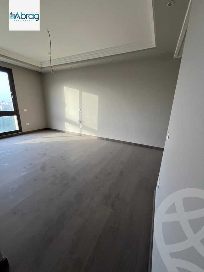 https://aqarmap.com.eg/ar/listing/6063317-for-rent-cairo-el-sheikh-zayed-city-compounds-kmbwnd-wyst-twn-swdyk