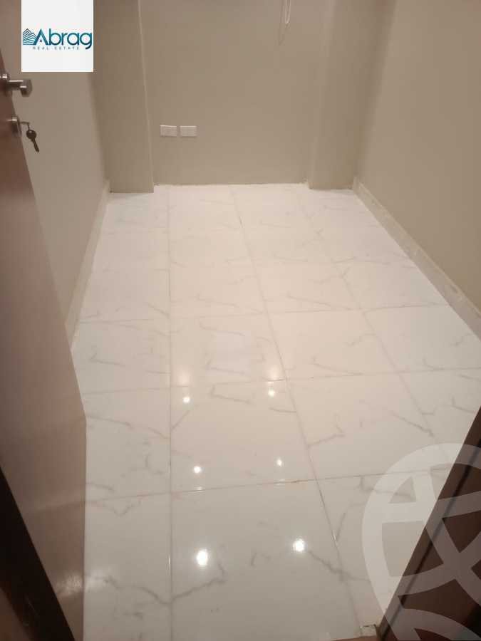 https://aqarmap.com.eg/en/listing/6063316-for-rent-cairo-el-sheikh-zayed-city-compounds-kmbwnd-wyst-twn-swdyk