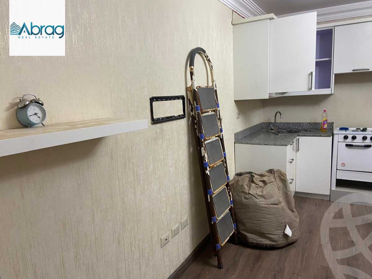 https://aqarmap.com.eg/ar/listing/6425659-for-rent-cairo-el-sheikh-zayed-city-compounds-kmbwnd-wyst-twn-swdyk