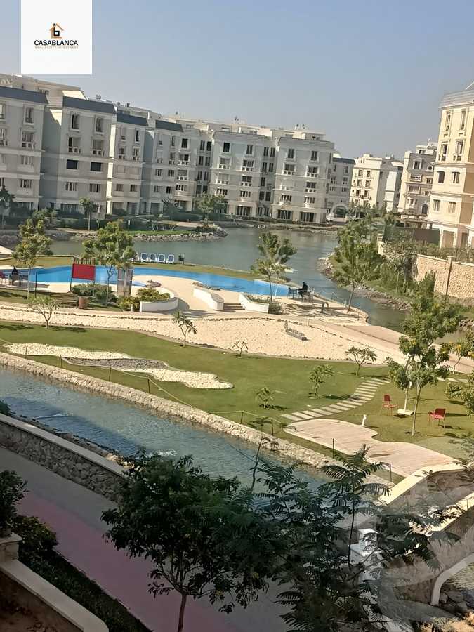 https://aqarmap.com.eg/en/listing/4151500-for-sale-cairo-new-cairo-compounds-mountain-view-hyde-park