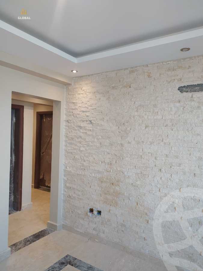 https://aqarmap.com.eg/en/listing/4286691-for-rent-cairo-new-cairo-compounds-moon-valley