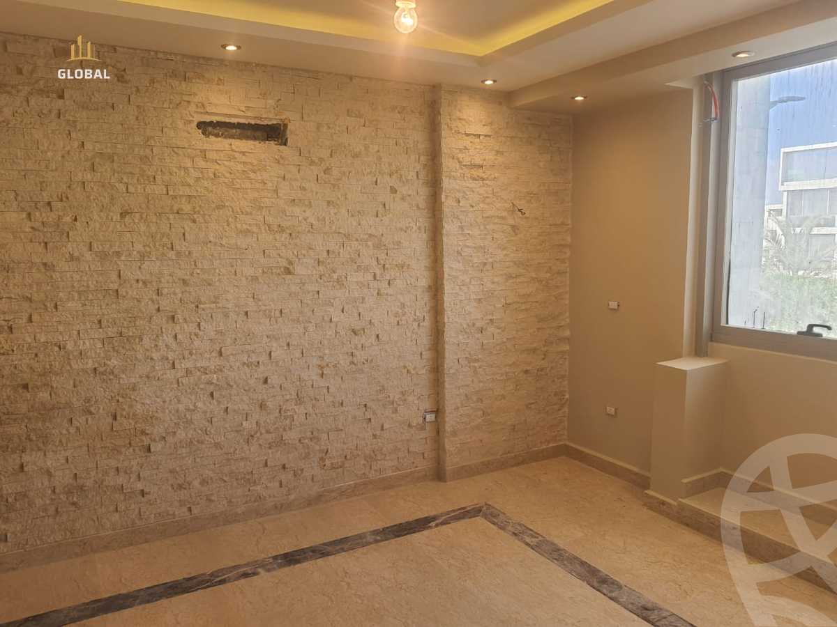 https://aqarmap.com.eg/en/listing/4286691-for-rent-cairo-new-cairo-compounds-moon-valley