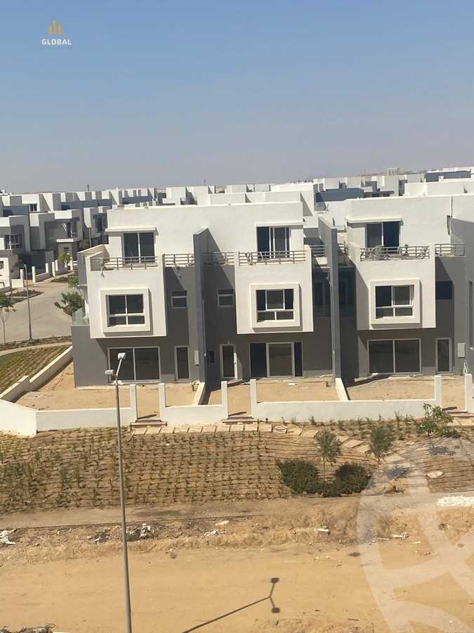 https://aqarmap.com.eg/en/listing/4289355-for-rent-cluster-15-hyde-park