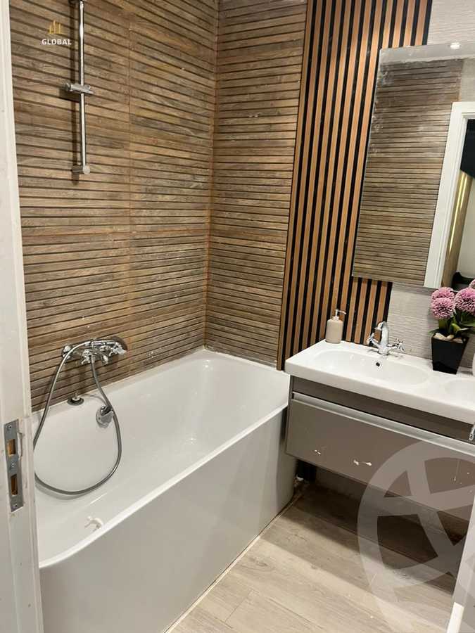https://aqarmap.com.eg/en/listing/4367968-for-rent-cairo-new-cairo-compounds-mountain-view-hyde-park