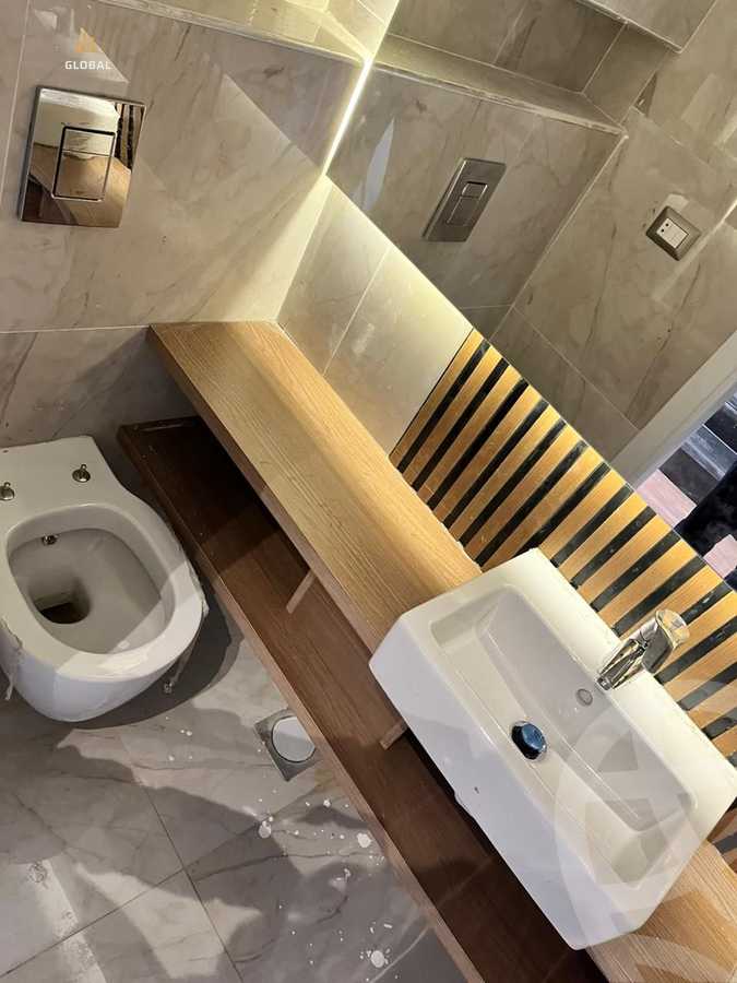 https://aqarmap.com.eg/en/listing/4367968-for-rent-cairo-new-cairo-compounds-mountain-view-hyde-park