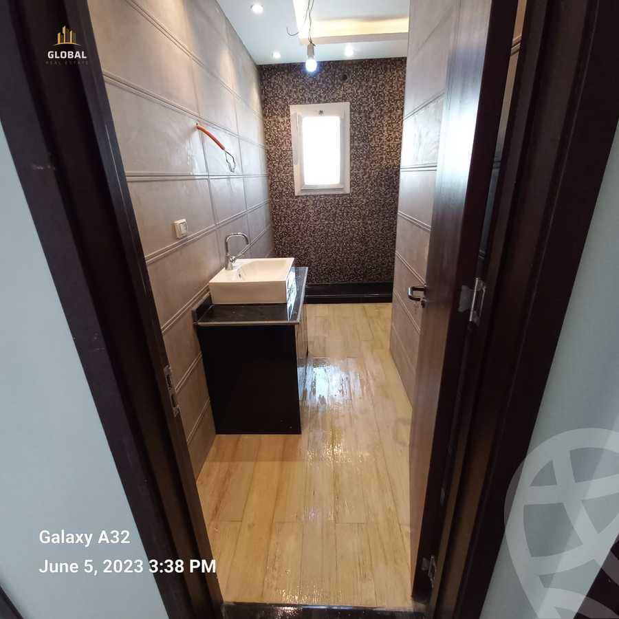 https://aqarmap.com.eg/en/listing/4368035-for-rent-cairo-new-cairo-compounds-mountain-view-hyde-park