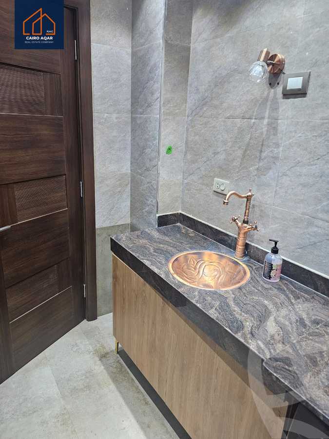 https://aqarmap.com.eg/en/listing/5246972-for-rent-cairo-new-cairo-lrhb-city-phase-5-talaat-mostafa-st