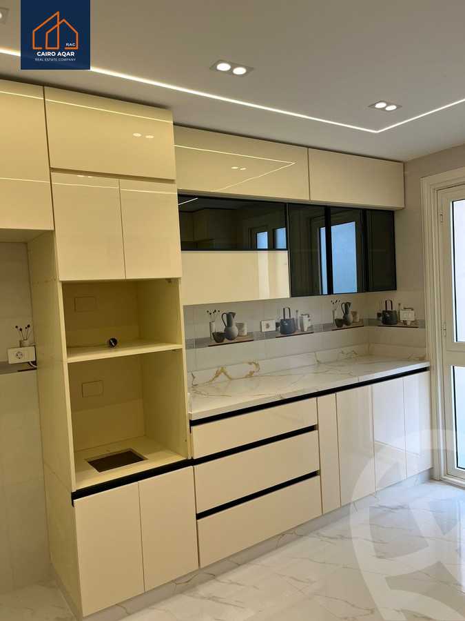 https://aqarmap.com.eg/ar/listing/5282778-for-rent-cairo-new-cairo-lrhb-city-phase-4-mohammed-farid-st
