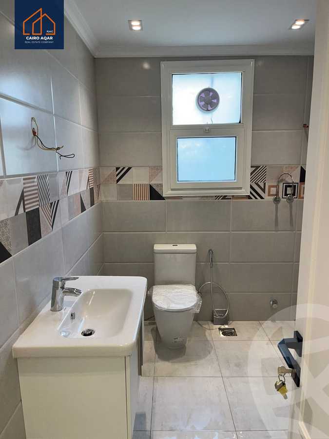 https://aqarmap.com.eg/ar/listing/5282778-for-rent-cairo-new-cairo-lrhb-city-phase-4-mohammed-farid-st